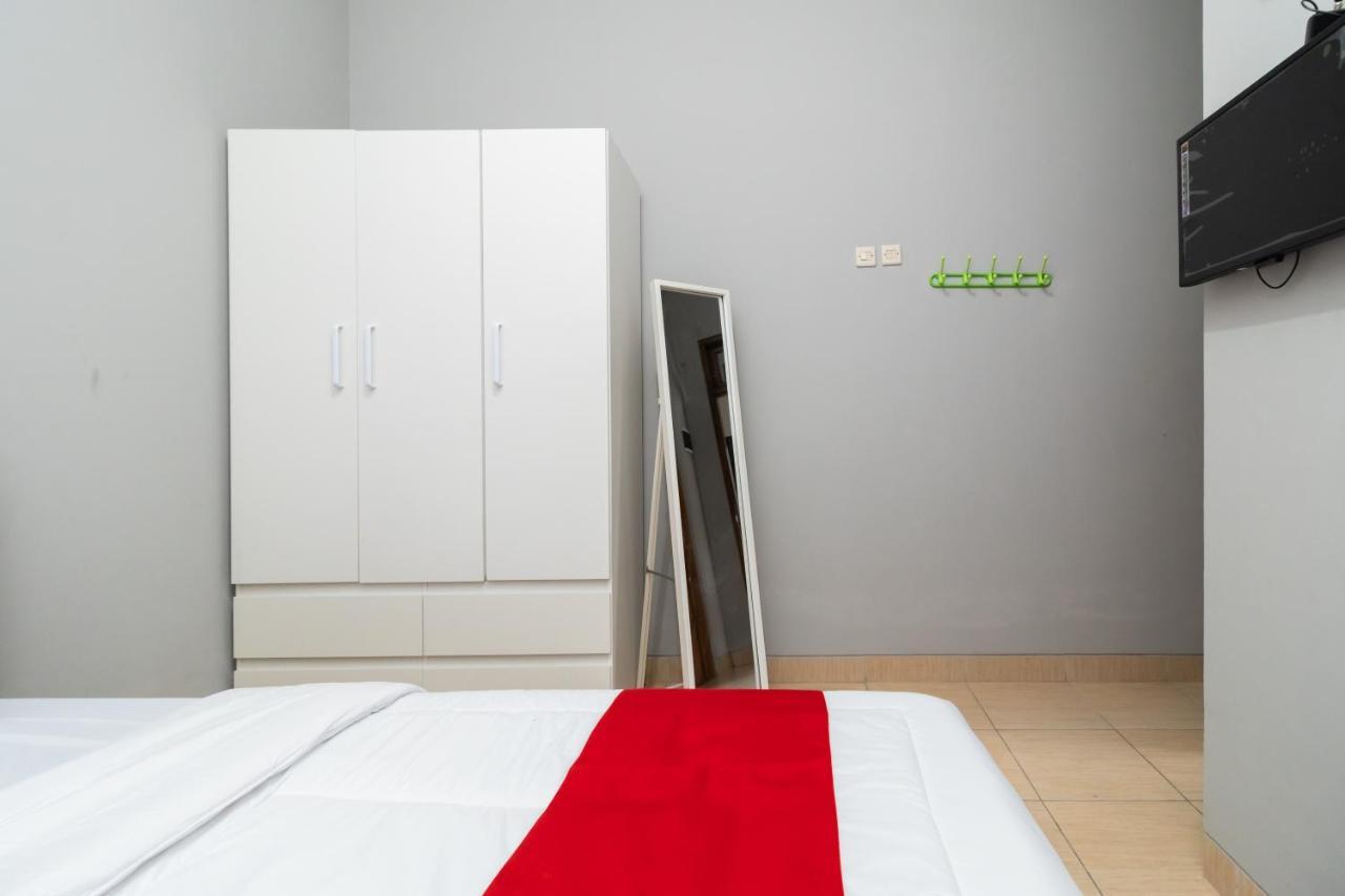 Reddoorz Near Rs Sari Asih Cipondoh Tangerang Exterior foto